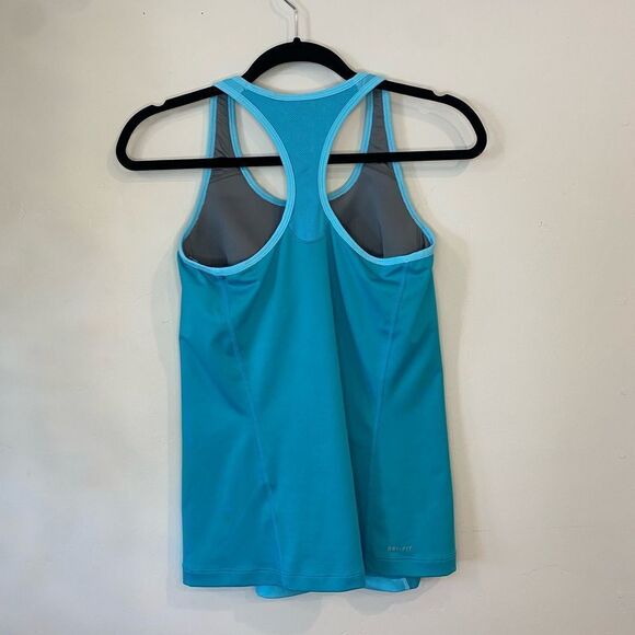 Nike Activewear Athletic Fitted Tank Top - Picture 4 of 7